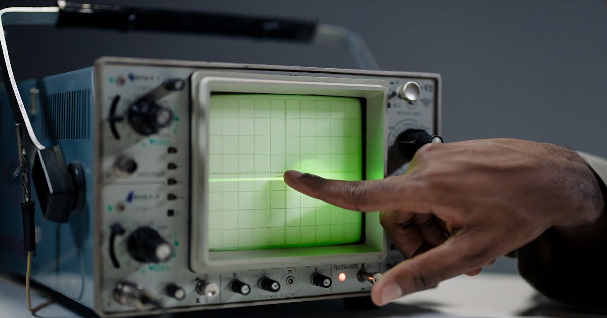 How Waveform Design Affects Small Target Detection