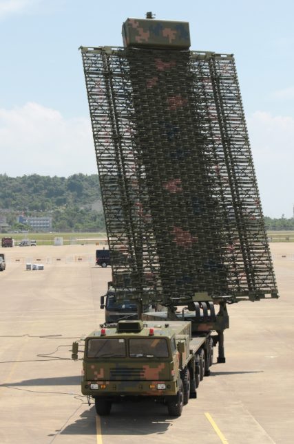 Truck-mounted VHF long-range surveillance radar antenna